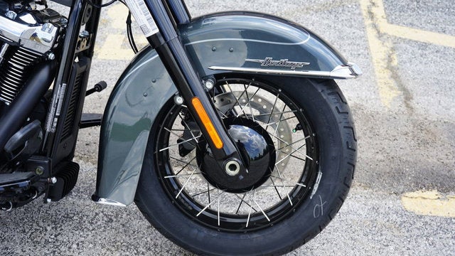 2025 Harley-Davidson Softail FLHC - Heritage Classic