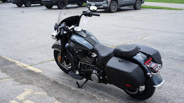 2025 Harley-Davidson Softail FLHC - Heritage Classic