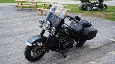 2025 Harley-Davidson Softail FLHC - Heritage Classic