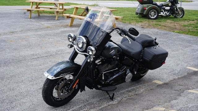 2025 Harley-Davidson Softail FLHC - Heritage Classic