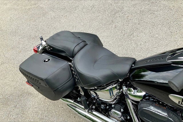 2024 Harley-Davidson Softail FLHCS - Heritage Classic