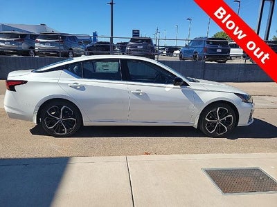 2025 Nissan Altima SR