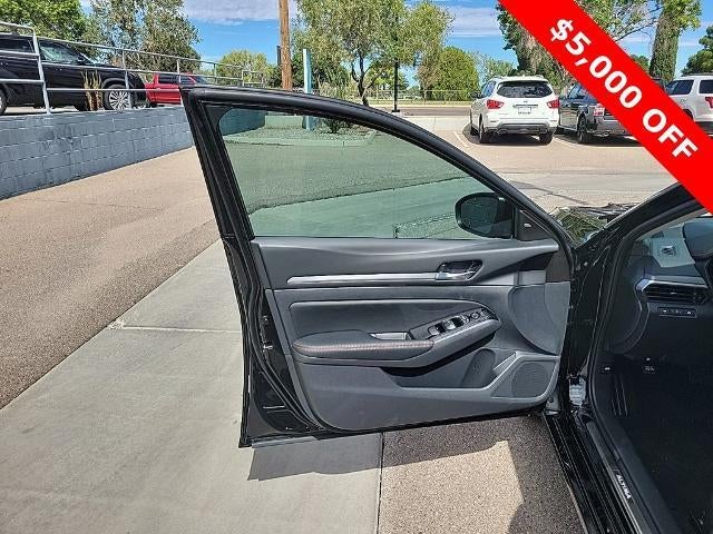 2025 Nissan Altima SR