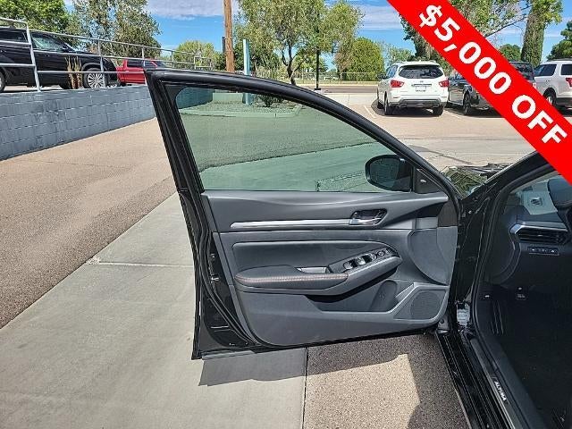 2025 Nissan Altima SR