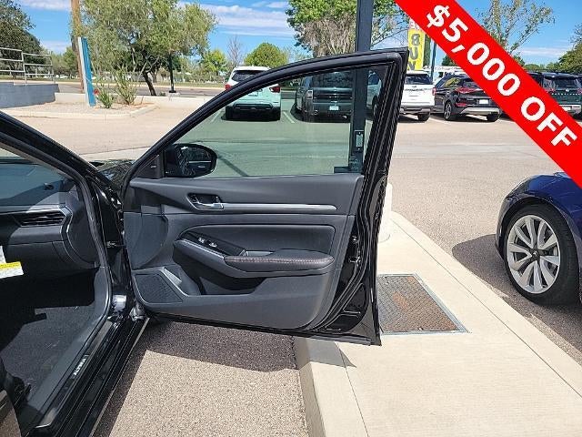 2025 Nissan Altima SR