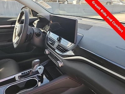 2025 Nissan Altima SR