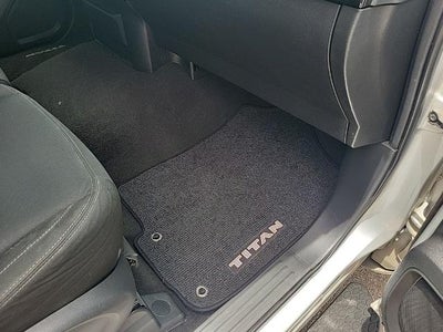 2017 Nissan Titan SV