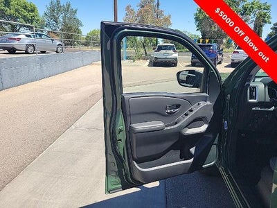 2025 Nissan Frontier Crew Cab SV