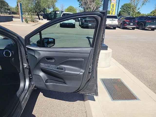 2025 Nissan Versa SV CVT