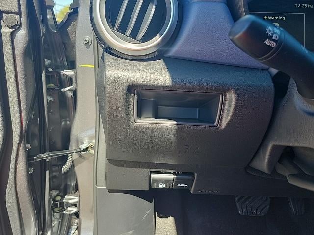 2025 Nissan Versa SV CVT