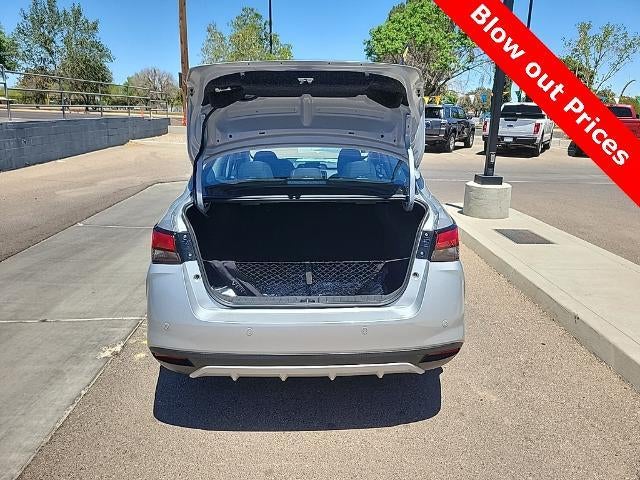 2025 Nissan Versa SR