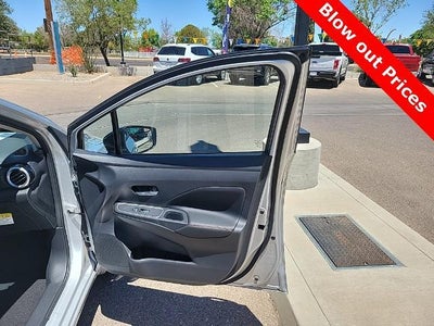 2025 Nissan Versa SR