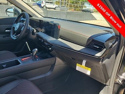 2025 Nissan Kicks SR