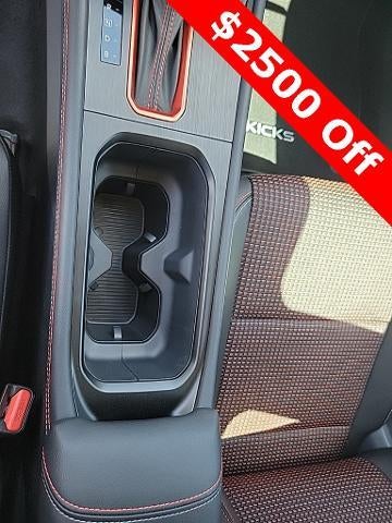 2025 Nissan Kicks SR