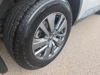 2022 Nissan Pathfinder SV