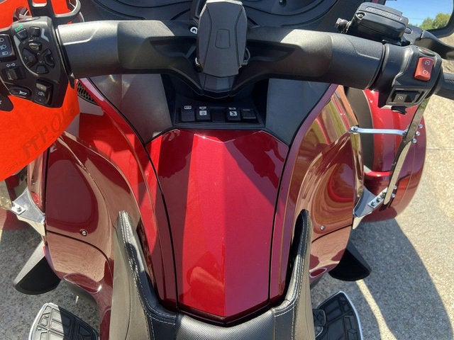 2015 Can-Am Spyder RT 6-Speed Manual (SM6)