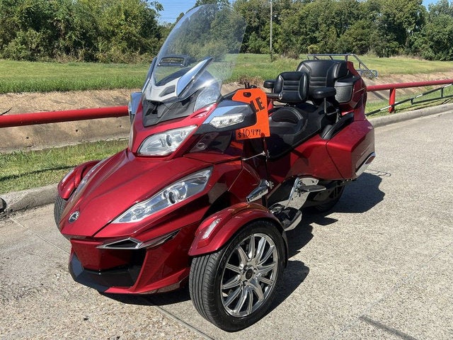 2015 Can-Am Spyder RT 6-Speed Manual (SM6)