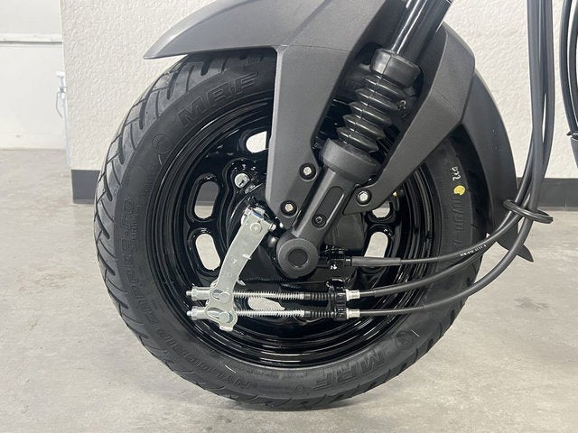 2025 Honda Navi Pearl Red Base