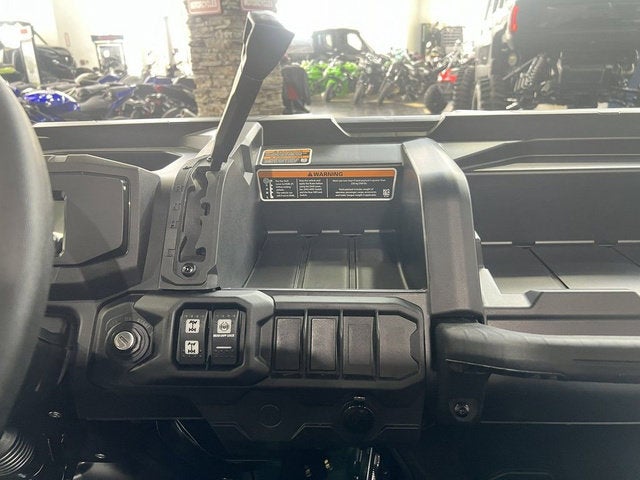 2026 Can-Am Defender HD7 Base