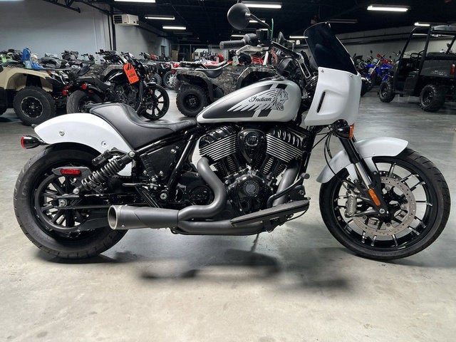 2024 Indian Sport Chief Ghost White Metallic Smoke Base