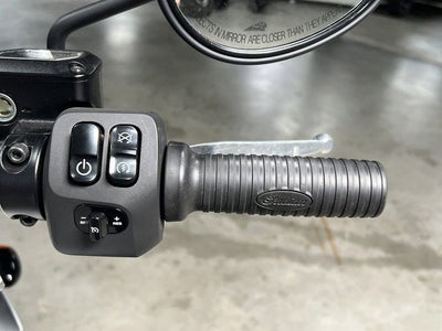 2024 Indian Sport Chief Ghost White Metallic Smoke Base