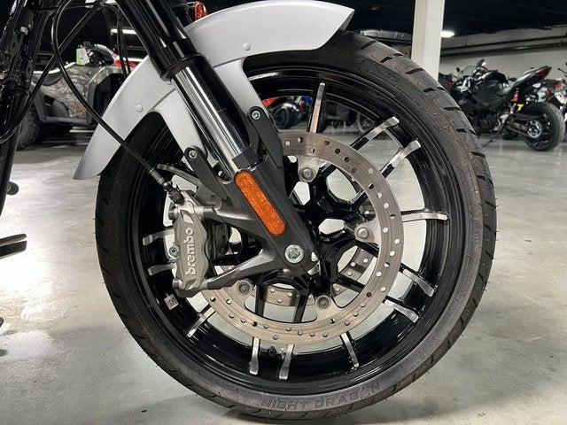 2024 Indian Sport Chief Ghost White Metallic Smoke Base