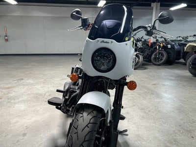 2024 Indian Sport Chief Ghost White Metallic Smoke Base