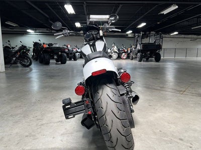 2024 Indian Sport Chief Ghost White Metallic Smoke Base