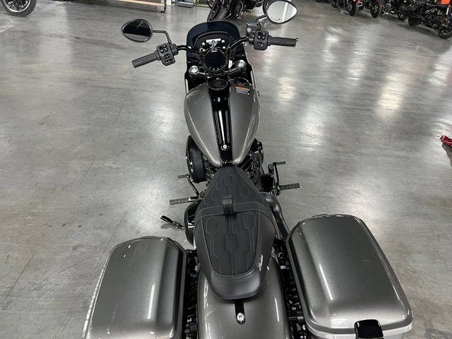 2025 Indian Sport Chief RT Heavy Metal Base