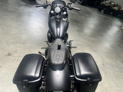 2026 Indian Sport Chief RT Black Smoke Base