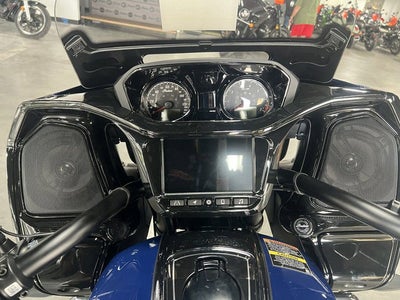 2025 Indian Challenger Dark Horse w/PowerBand Audio Springfi Base