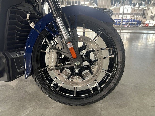 2025 Indian Challenger Dark Horse w/PowerBand Audio Springfi Base