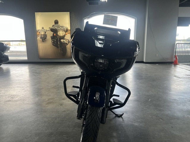 2025 Indian Challenger Dark Horse w/PowerBand Audio Springfi Base