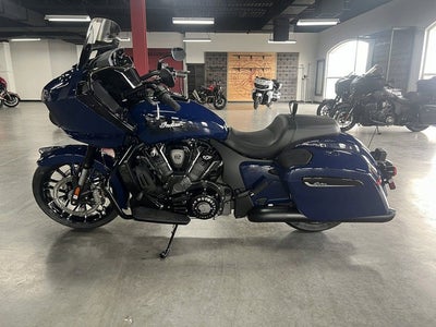 2025 Indian Challenger Dark Horse w/PowerBand Audio Springfi Base