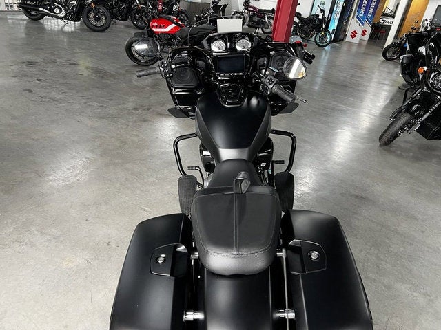 2026 Indian Challenger Dark Horse Black Smoke Base