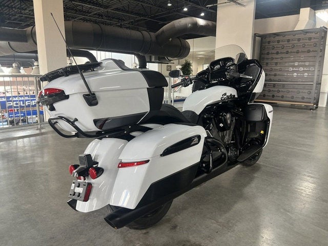 2025 Indian Pursuit Dark Horse w/PowerBand Audio Ghost White Base