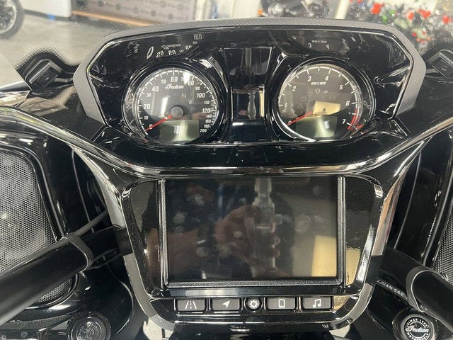 2025 Indian Pursuit Dark Horse w/PowerBand Audio Ghost White Base
