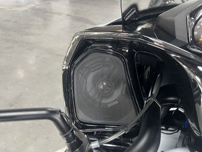 2025 Indian Pursuit Dark Horse w/PowerBand Audio Ghost White Base