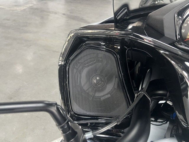 2025 Indian Pursuit Dark Horse w/PowerBand Audio Ghost White Base