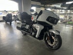 2025 Indian Pursuit Dark Horse w/PowerBand Audio Ghost White Base