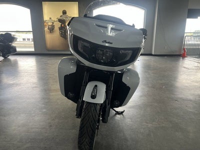 2025 Indian Pursuit Dark Horse w/PowerBand Audio Ghost White Base