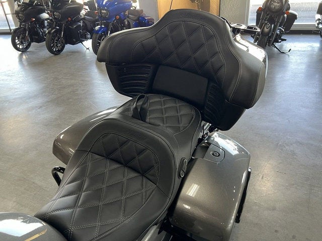 2025 Indian Pursuit Dark Horse Springfield Blue Vivid Crysta Base