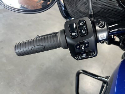 2026 Indian Chieftain Dark Horse w/PowerBand Audio Deep Blue Base