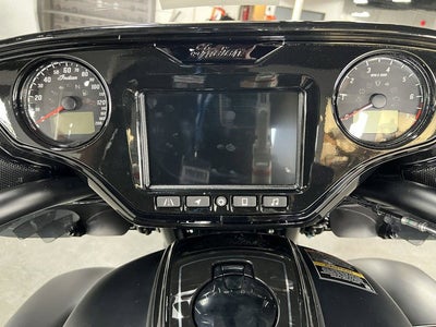 2025 Indian Roadmaster Dark Horse w/Powerband Audio Black Sm Base