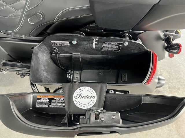 2025 Indian Roadmaster Dark Horse w/Powerband Audio Black Sm Base