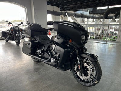 2025 Indian Roadmaster Dark Horse w/Powerband Audio Black Sm Base