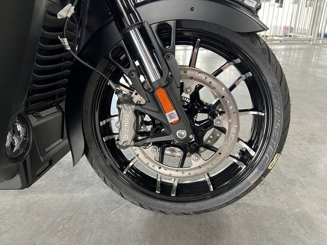 2025 Indian Roadmaster Dark Horse w/Powerband Audio Black Sm Base