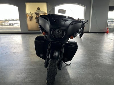 2025 Indian Roadmaster Dark Horse w/Powerband Audio Black Sm Base