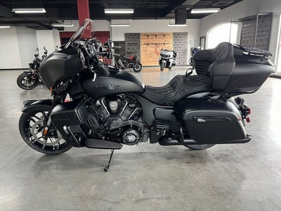 2025 Indian Roadmaster Dark Horse w/Powerband Audio Black Sm Base