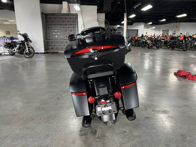 2025 Indian Roadmaster Dark Horse w/Powerband Audio Black Sm Base